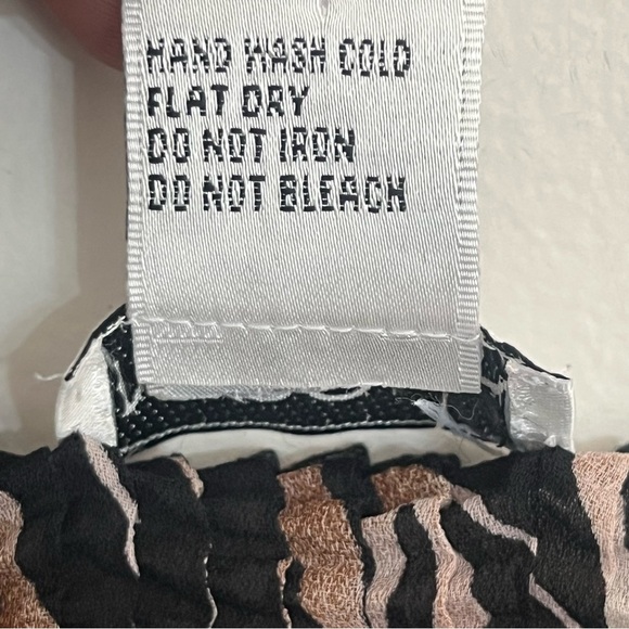 Women’s Nicola Tiger Striped Popcorn Stretch Tank Top Size Medium Brown & Black - Picture 3 of 7